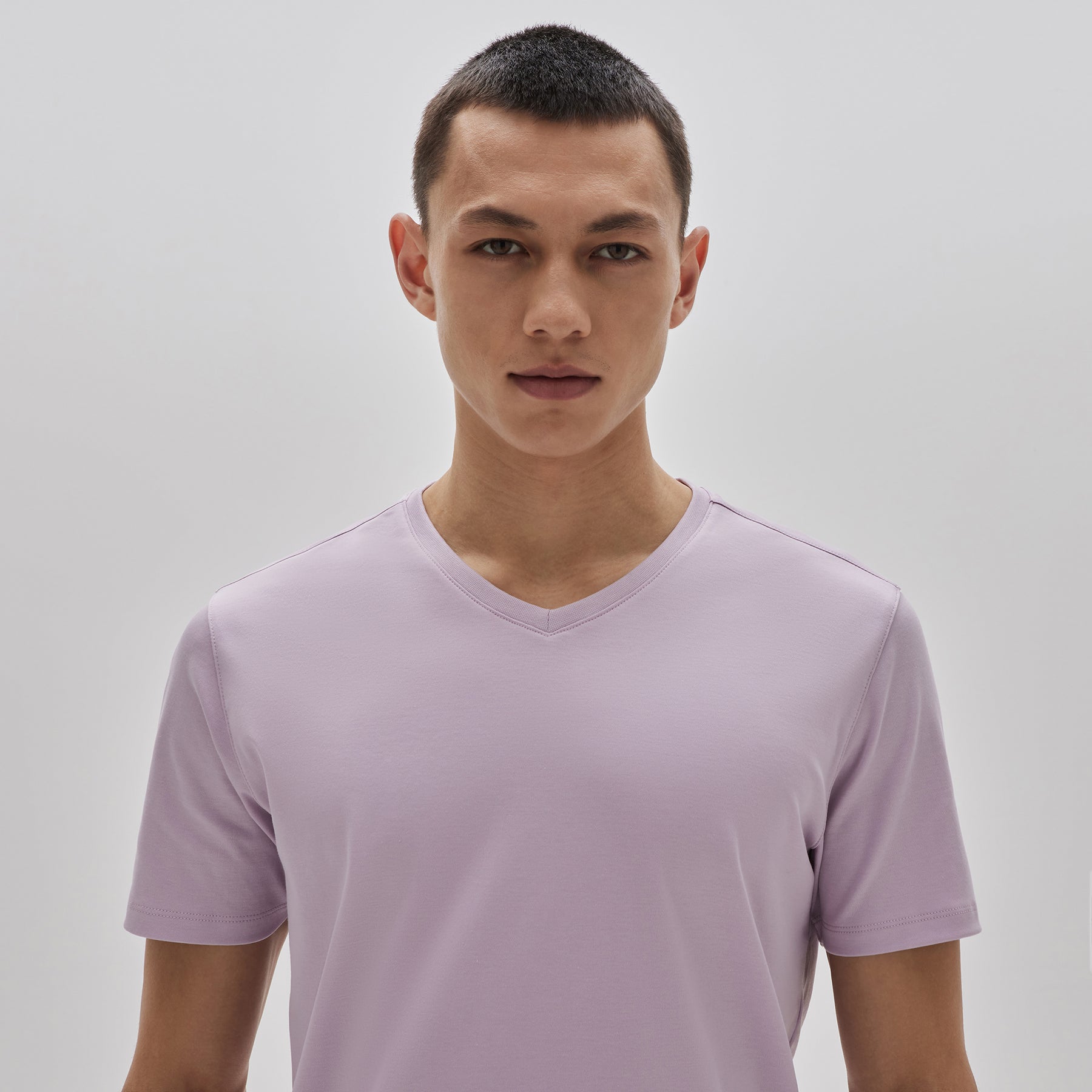 T-Shirt col v pour homme par Robert Barakett | 23336V/Georgia Rose Clair/Light Pink| Machemise.ca, vêtements mode pour hommes